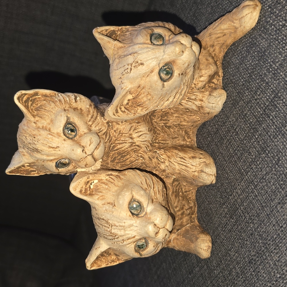 RICARDO-Charming Tan Cat Figurine Trio